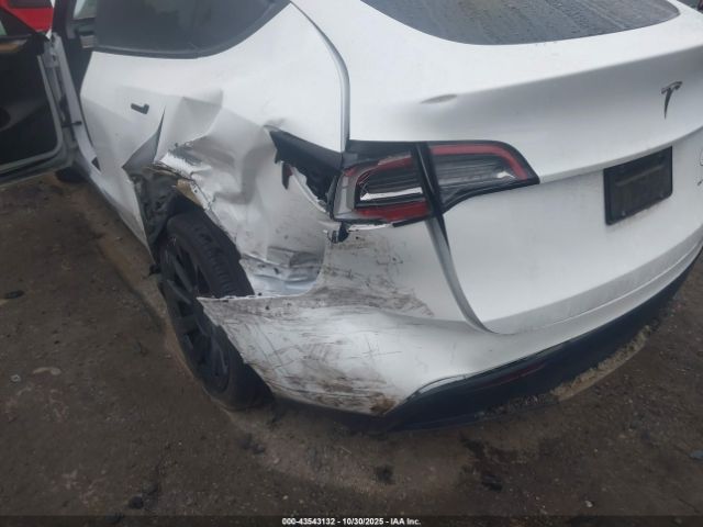 2023 TESLA MODEL Y 7SAYGAEE7PF630072 Photo 5