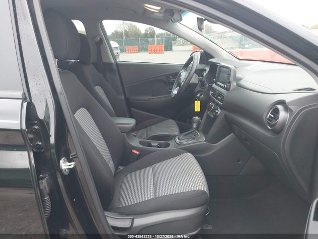 KM8K12AA4KU223996 Hyundai Kona Se