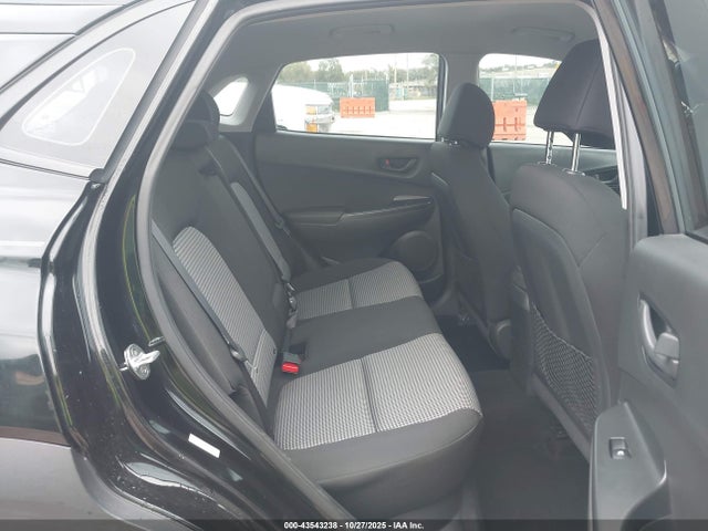 KM8K12AA4KU223996 Hyundai Kona Se