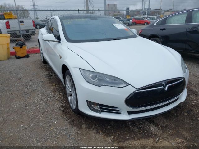 2013 TESLA MODEL S 5YJSA1BG8DFP11085 Photo 0