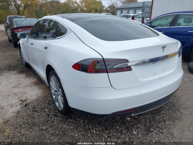 2013 TESLA MODEL S 5YJSA1BG8DFP11085 Photo 2