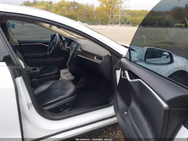 2013 TESLA MODEL S 5YJSA1BG8DFP11085 Photo 4