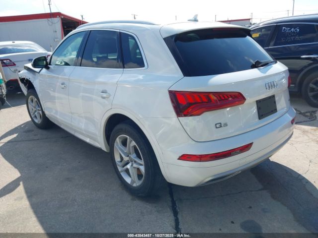 2019 AUDI Q5 WA1ANAFY9K2137853 Photo 2
