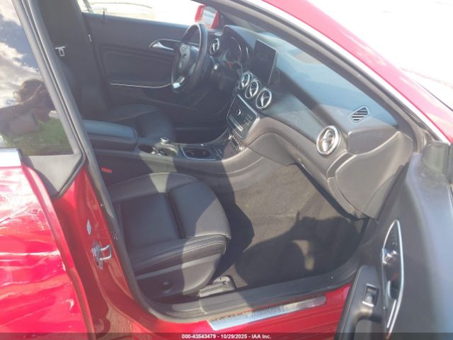 2019 MERCEDES-BENZ CLA 250 WDDSJ4EB6KN738436 Photo 4