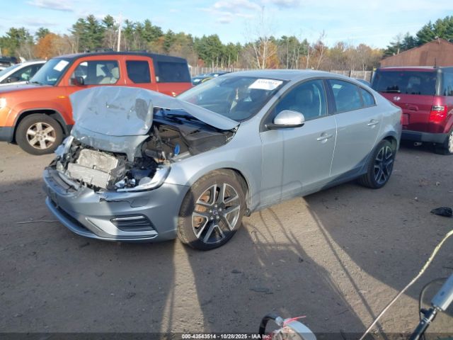 2018 VOLVO S60 YV140MTL8J2450624 Photo 1