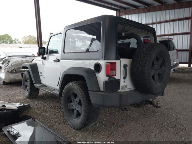 2015 JEEP WRANGLER 1C4AJWAG9FL638710 Photo 2