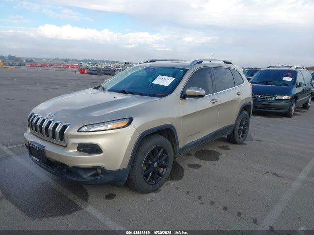 2014 Jeep Cherokee Latitude მანქანა იყიდება აუქციონზე, vin: 1C4PJMCS3EW184256, აუქციონის ნომერი: 43543569