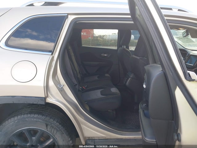 2014 Jeep Cherokee Latitude მანქანა იყიდება აუქციონზე, vin: 1C4PJMCS3EW184256, აუქციონის ნომერი: 43543569