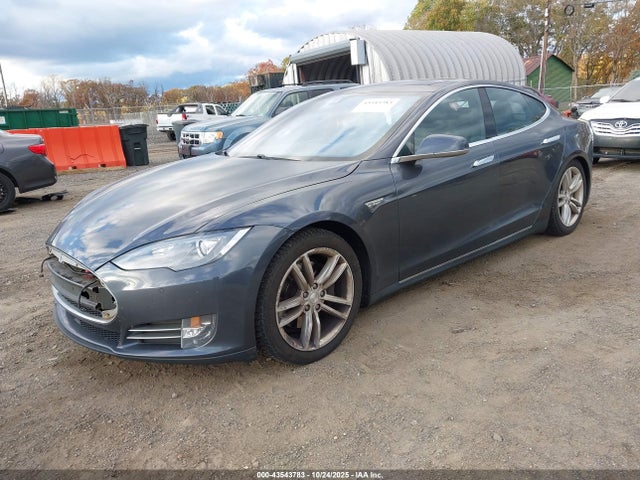 2015 TESLA MODEL S 5YJSA1H21FF083174 Photo 1