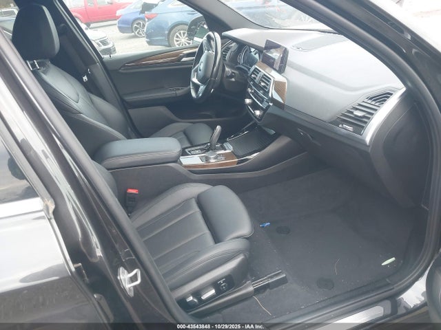 2018 BMW X3 5UXTR9C58JLD73769 Photo 4