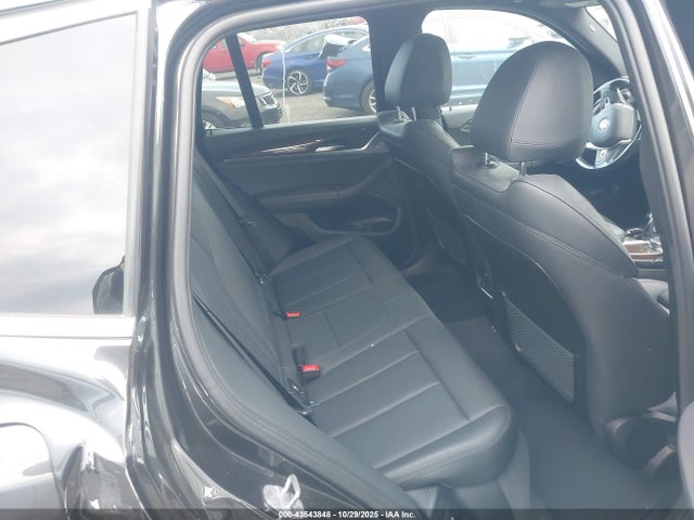 2018 BMW X3 5UXTR9C58JLD73769 Photo 7