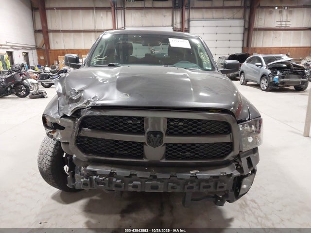 43543853 :رقم المزاد ، 1C6RR7FG8KS544688 vin ، 2019 Ram 1500 Classic Express  4x4 6'4 Box مزاد بيع