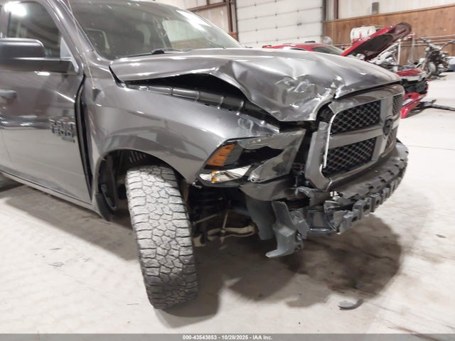 43543853 :رقم المزاد ، 1C6RR7FG8KS544688 vin ، 2019 Ram 1500 Classic Express  4x4 6'4 Box مزاد بيع