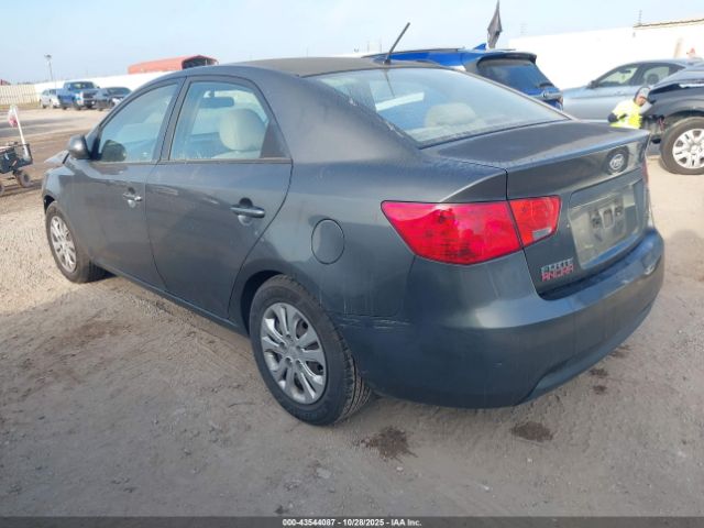 2013 KIA FORTE KNAFU4A22D5683881 Photo 2