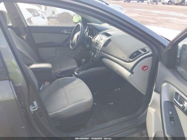 2013 KIA FORTE KNAFU4A22D5683881 Photo 4
