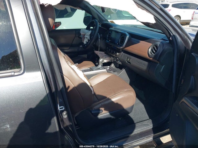 3TMGZ5AN2NM518305 Toyota Tacoma Limited