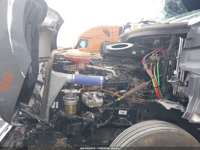 Продаж на аукціоні авто 2023 Freightliner New Cascadia 126, vin: 3AKJHHDR1PSUK1137, номер лоту: 43544412