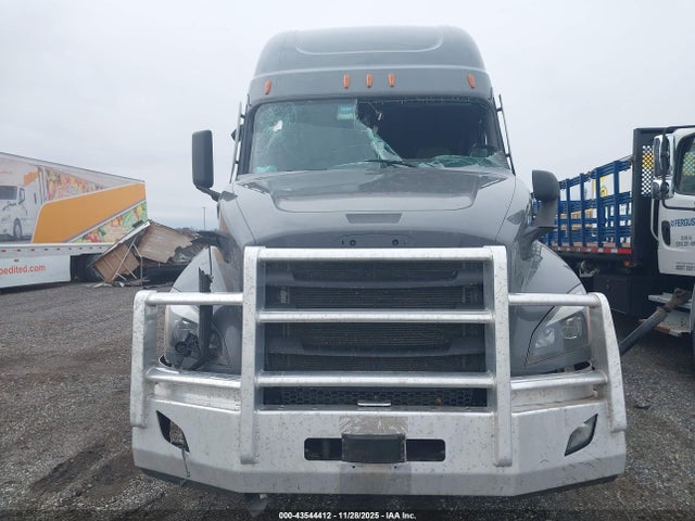 Продаж на аукціоні авто 2023 Freightliner New Cascadia 126, vin: 3AKJHHDR1PSUK1137, номер лоту: 43544412