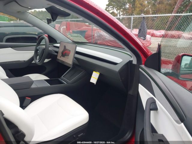 2026 TESLA MODEL Y 7SAYGDEE1TA406904 Photo 4