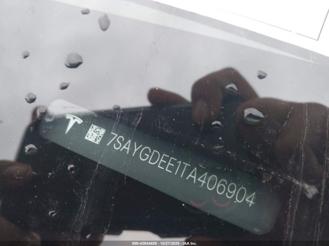 2026 TESLA MODEL Y 7SAYGDEE1TA406904 Photo 8