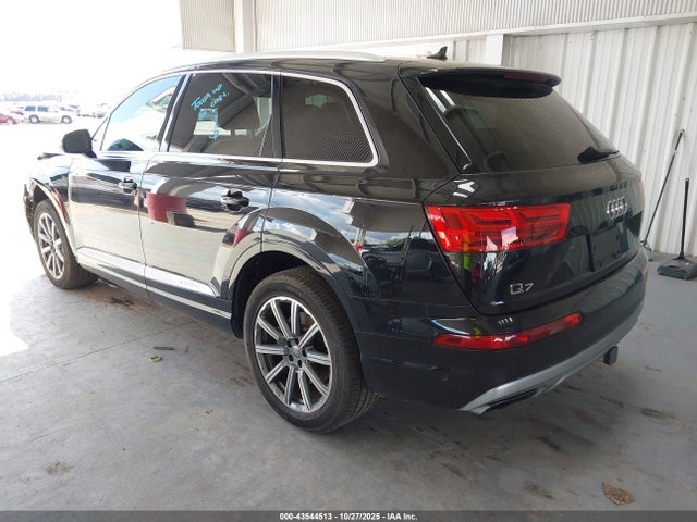 2019 AUDI Q7 WA1LAAF72KD021829 Photo 2