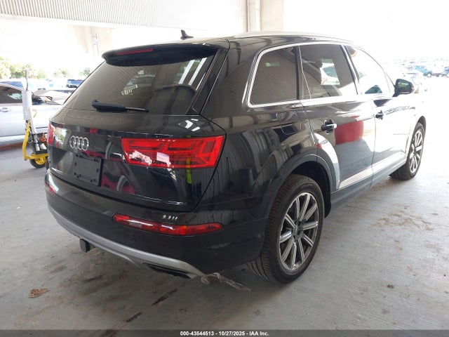 2019 AUDI Q7 WA1LAAF72KD021829 Photo 3