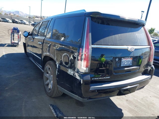 2016 CADILLAC ESCALADE ESV 1GYS3JKJ1GR299946 Photo 2
