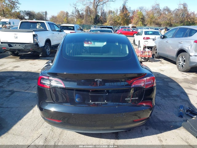 43544681 :رقم المزاد ، 5YJ3E1EB8JF070525 vin ، 2018 Tesla Model 3 Long Range/performance مزاد بيع