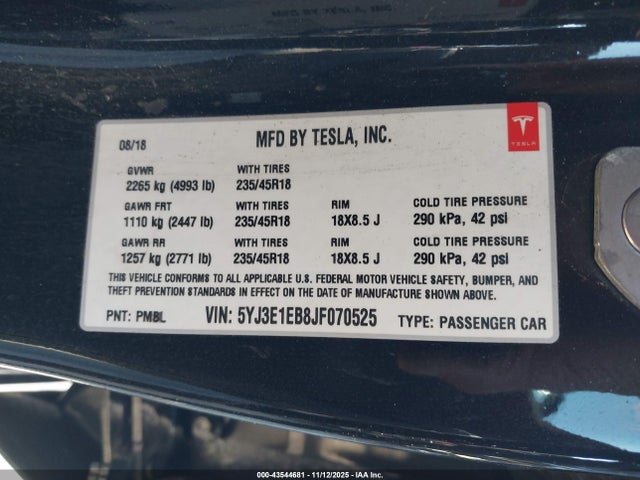 43544681 :رقم المزاد ، 5YJ3E1EB8JF070525 vin ، 2018 Tesla Model 3 Long Range/performance مزاد بيع