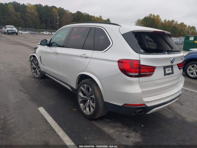 2016 BMW X5 5UXKR0C5XG0S89063 Photo 2