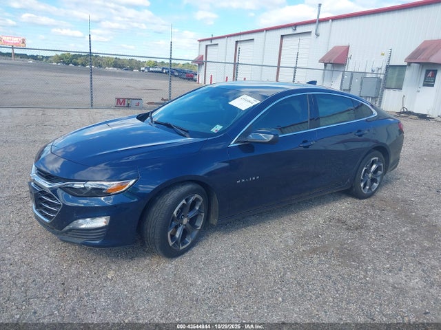 Chevrolet MALIBU LT 2022 1G1ZD5ST9NF181175 Image 2
