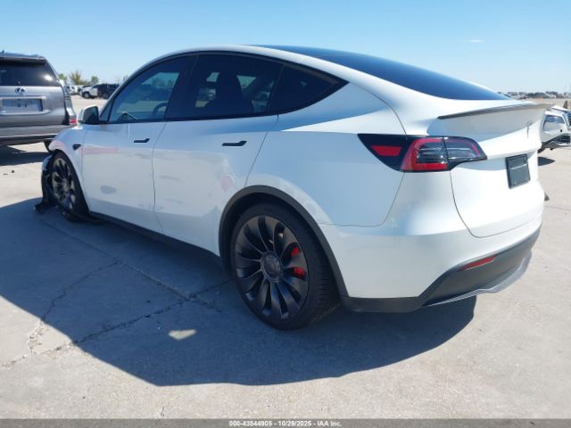 2023 TESLA MODEL Y 7SAYGDEF6PF801002 Photo 2