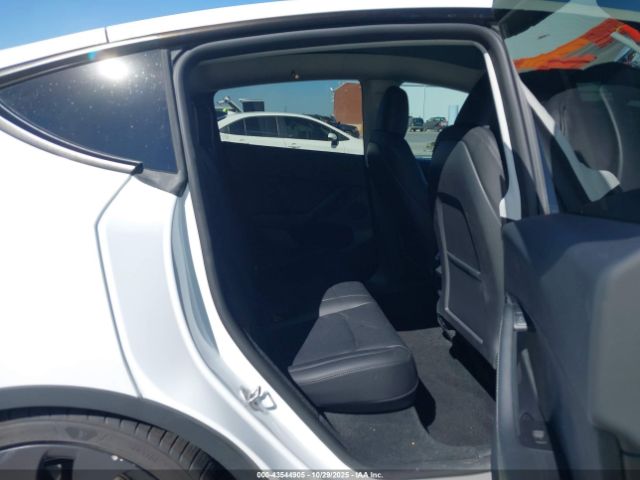 2023 TESLA MODEL Y 7SAYGDEF6PF801002 Photo 7