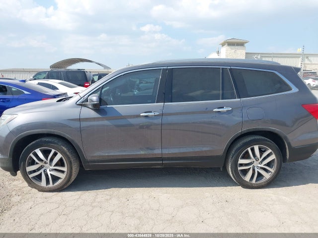 Honda Pilot Touring 2017 5FNYF6H93HB026712 Image 13