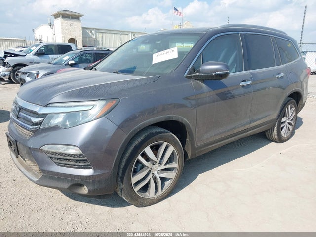 Honda Pilot Touring 2017 5FNYF6H93HB026712 Image 2