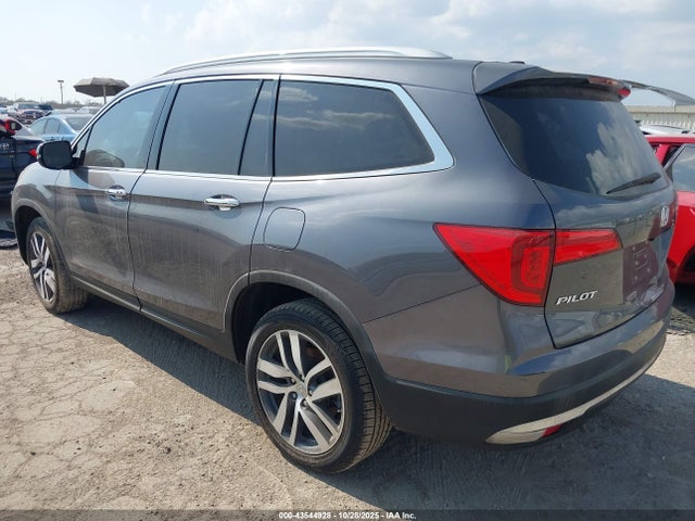 Honda Pilot Touring 2017 5FNYF6H93HB026712 Image 3