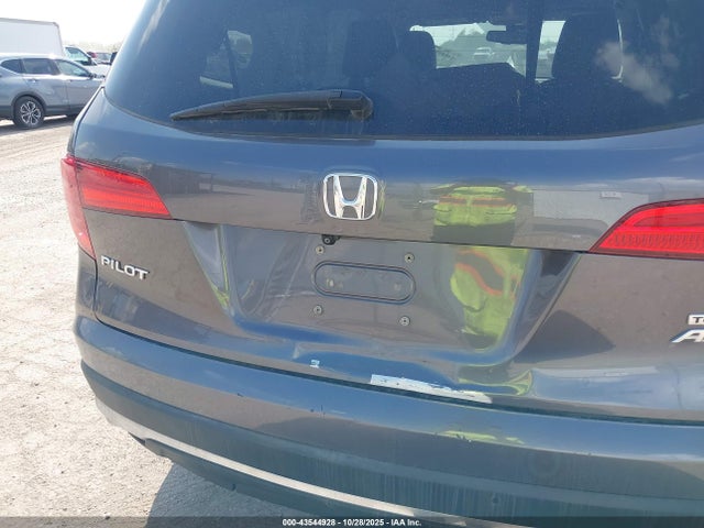 Honda Pilot Touring 2017 5FNYF6H93HB026712 Image 6