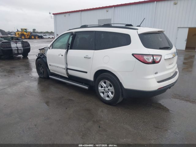 2015 CHEVROLET TRAVERSE 1GNKRFKD1FJ170153 Photo 2