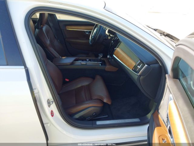 2018 VOLVO S90 LVY992ML7JP008840 Photo 4
