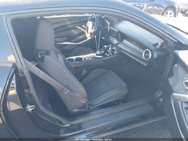 2017 CHEVROLET CAMARO 1G1FB1RX0H0203615 Photo 4