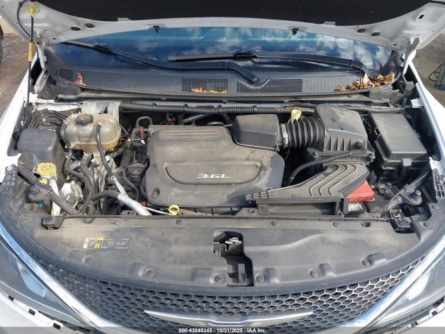 43545345 :رقم المزاد ، 2C4RC1BG0JR119771 vin ، 2018 Chrysler Pacifica Touring L مزاد بيع