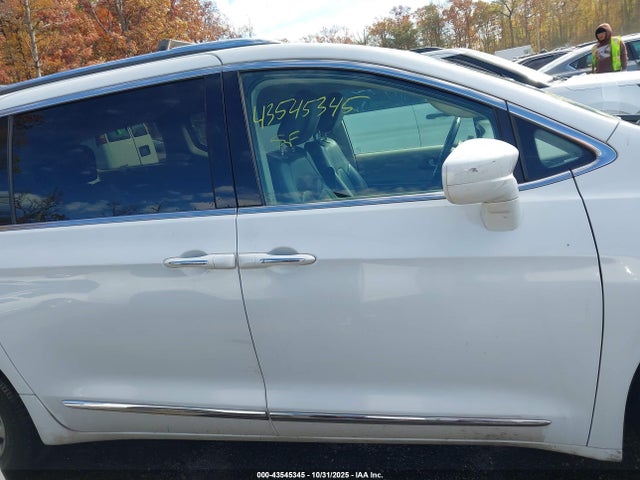 43545345 :رقم المزاد ، 2C4RC1BG0JR119771 vin ، 2018 Chrysler Pacifica Touring L مزاد بيع