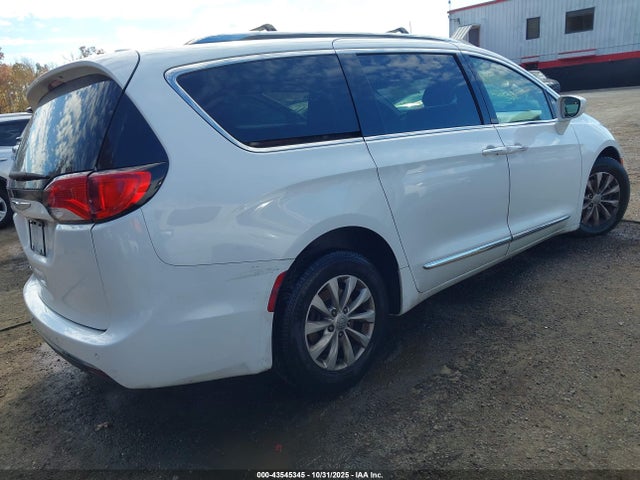 43545345 :رقم المزاد ، 2C4RC1BG0JR119771 vin ، 2018 Chrysler Pacifica Touring L مزاد بيع