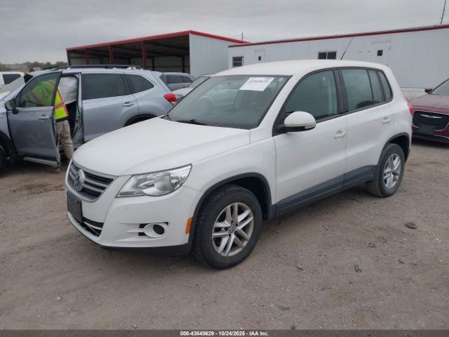 2011 VOLKSWAGEN TIGUAN WVGAV7AX4BW560433 Photo 1