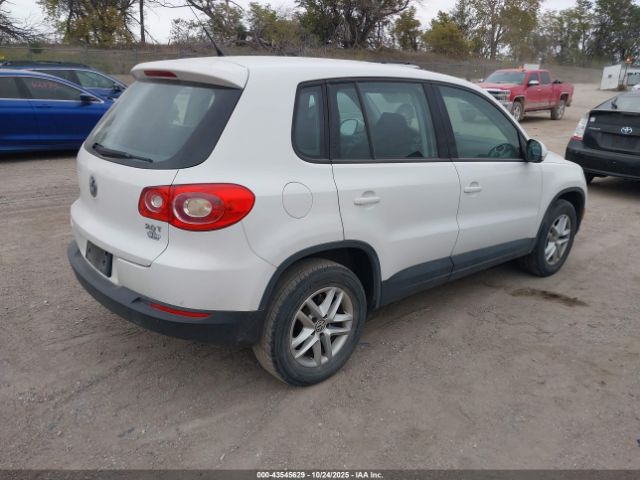 2011 VOLKSWAGEN TIGUAN WVGAV7AX4BW560433 Photo 3