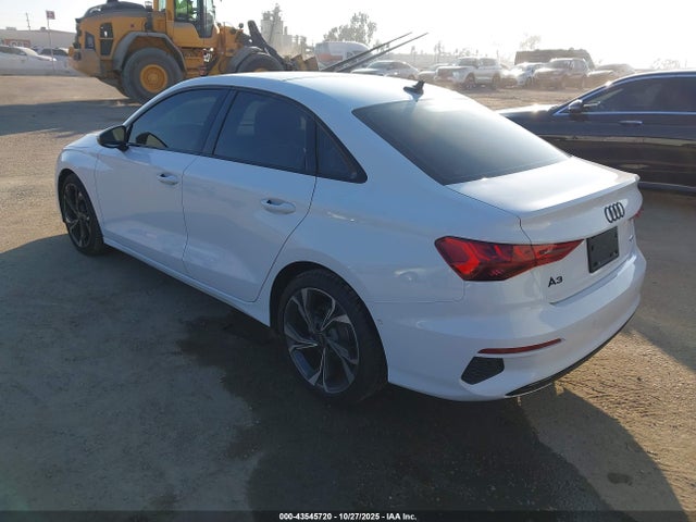 2023 AUDI A3 WAUHUDGY6PA097944 Photo 2