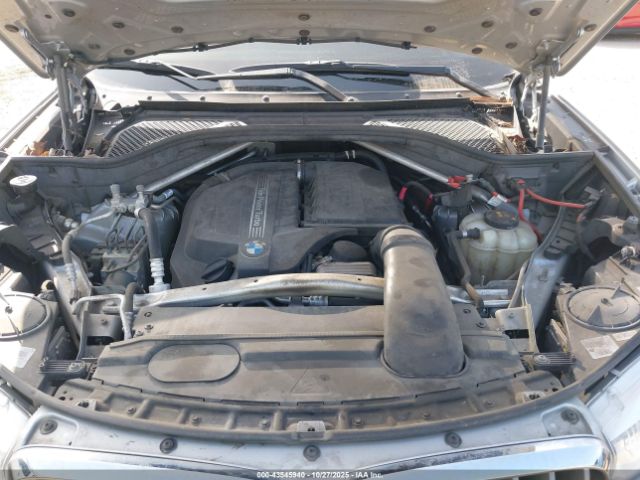 2018 BMW X5 5UXKR2C50J0Z20471 Photo 9