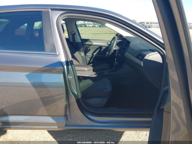 2019 VOLKSWAGEN JETTA 3VWCB7BU9KM213221 Photo 4