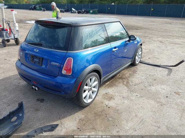 2006 MINI COOPER S WMWRE33516TJ37650 Photo 3