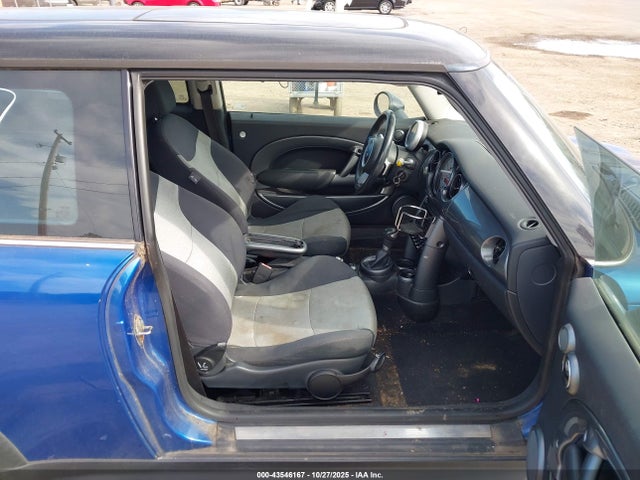 2006 MINI COOPER S WMWRE33516TJ37650 Photo 4